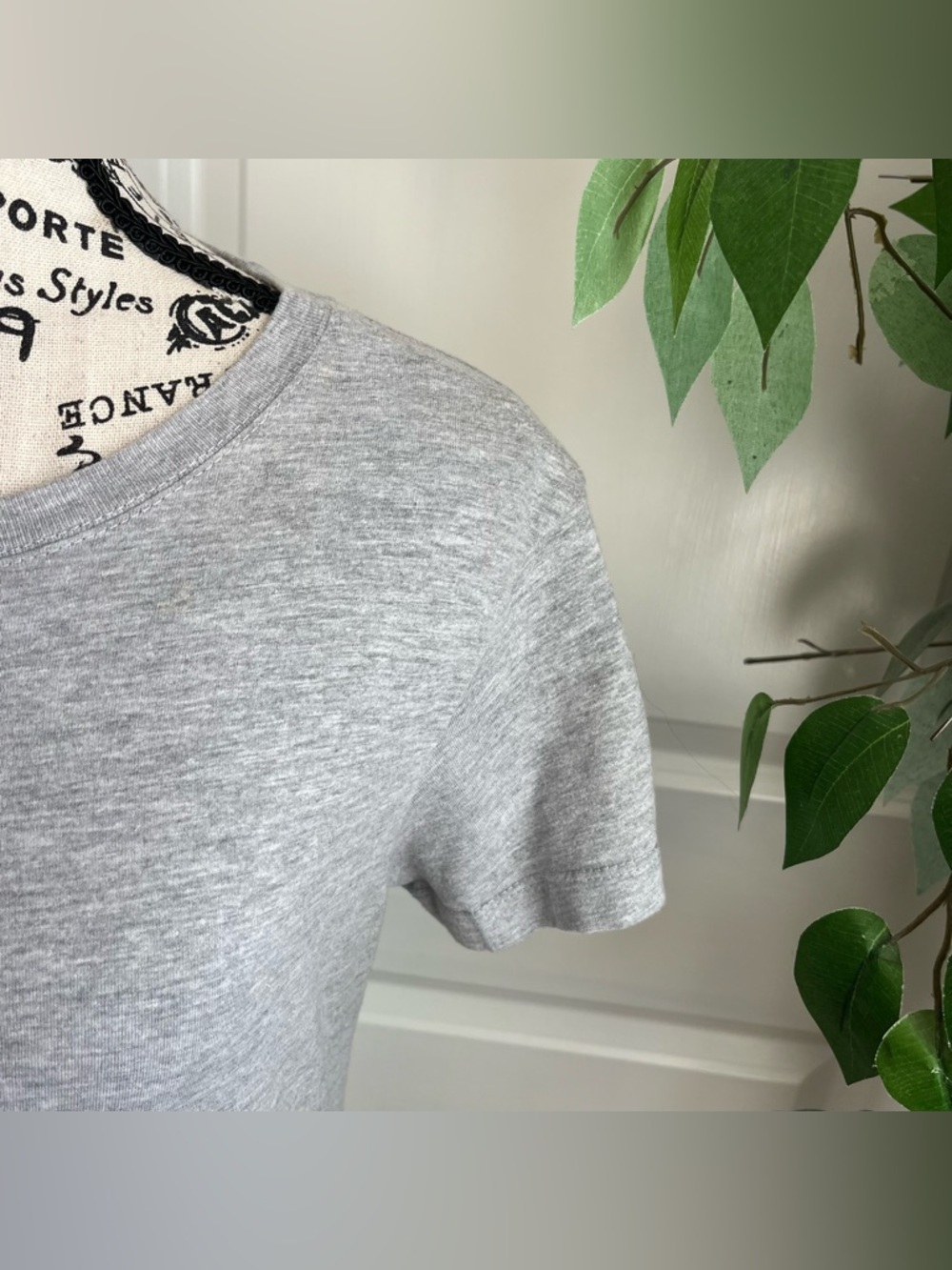 Mandee Y2K Peace Love Slim Fit Short Sleeve Graphic Top Gray Sz L - Picture 2 of 16